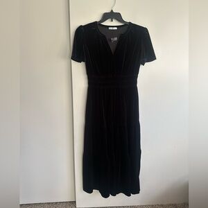 Chic Black Velvet Midi Dress 100% velvet